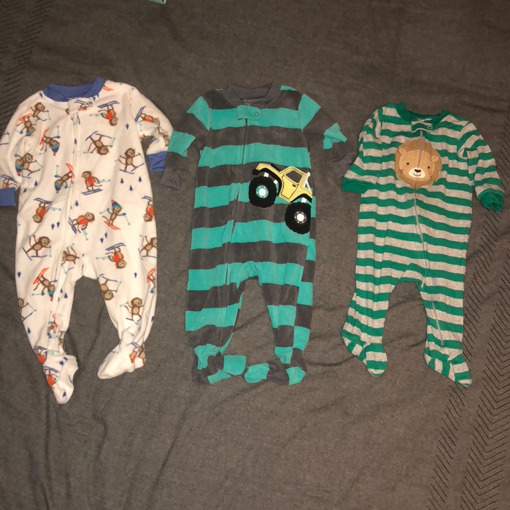 Carter’s Set of Footie Pajamas
